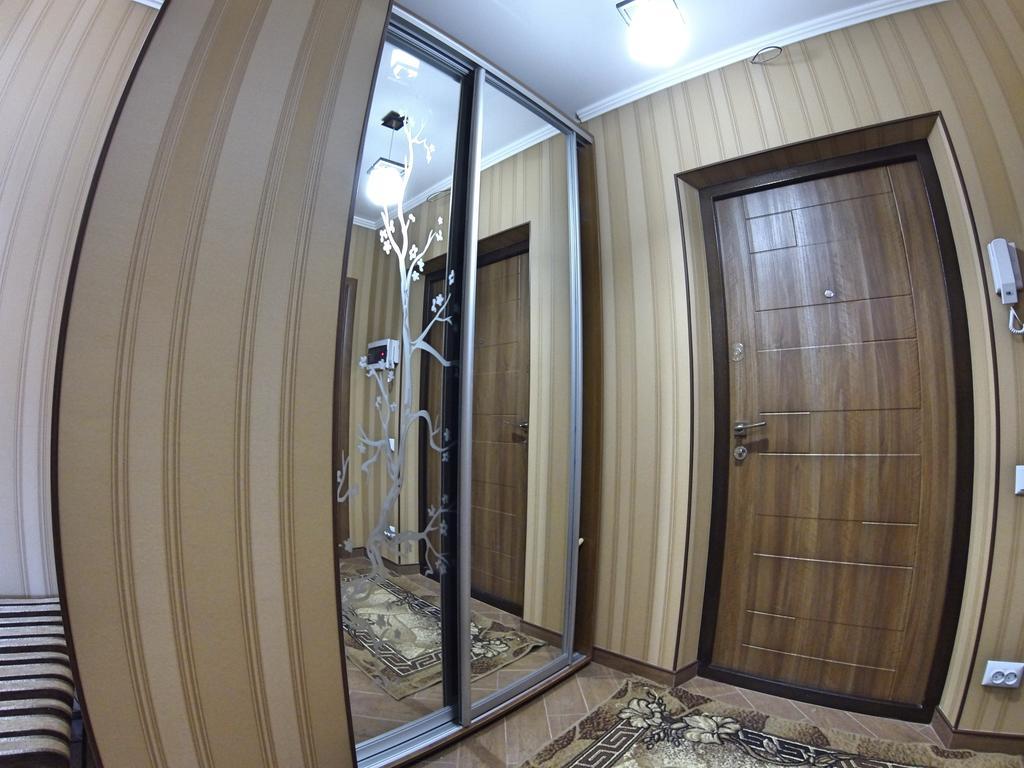 Naberezhnaya Roshen Apartment Vinnytsia Ngoại thất bức ảnh